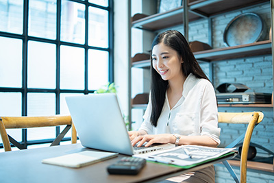 HPで企業研究